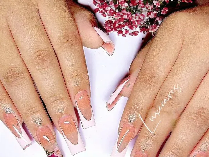 https://cdn.salonspotlight.com/photos/iWfbCyzsavyC2AHlSCPX/10a2aeeb-1969-4b6d-84ad-77acabdc2375_720x720