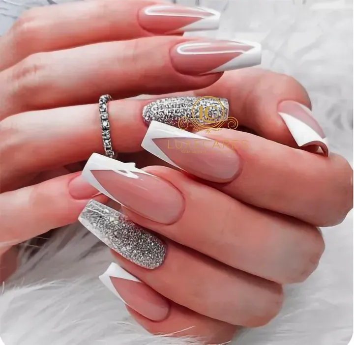 https://cdn.salonspotlight.com/photos/iWfbCyzsavyC2AHlSCPX/565ca684-77eb-457a-810e-0cc955dd2d98_720x720