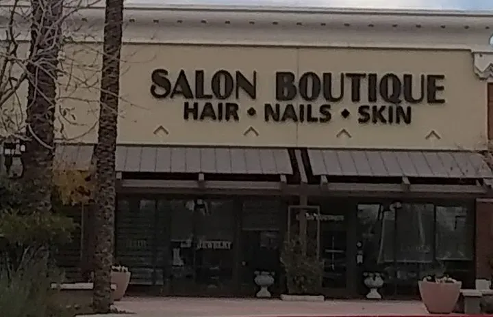 https://cdn.salonspotlight.com/photos/iXVbeAFUbOwQnSICw89I/25b45eb3-c238-42c6-9422-767c14ebbdec_720x720