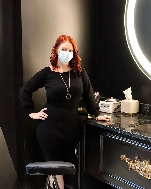 https://cdn.salonspotlight.com/photos/ibcOi6YwcfirKnphnZwo/cd8b3876-e168-4e37-b39b-f4a1b7cd2acf_720x720