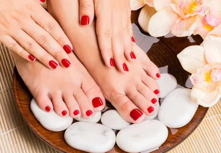https://cdn.salonspotlight.com/photos/ic5kpzaQehoB3M26rVYB/12c88b86-b29c-41bd-b31f-d5b79642328e_720x720