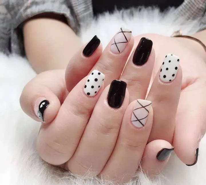 https://cdn.salonspotlight.com/photos/idVu5EYjjnLdVqbk7Zse/4e8c92f0-183d-45c9-9641-cb990b319a5c_720x720
