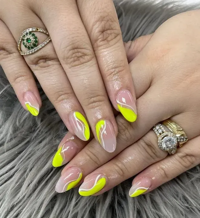 https://cdn.salonspotlight.com/photos/ieD35GxWGKYCql1se2Vx/9dedeab5-6010-49cc-a7d2-6ce548cae0f9_720x720