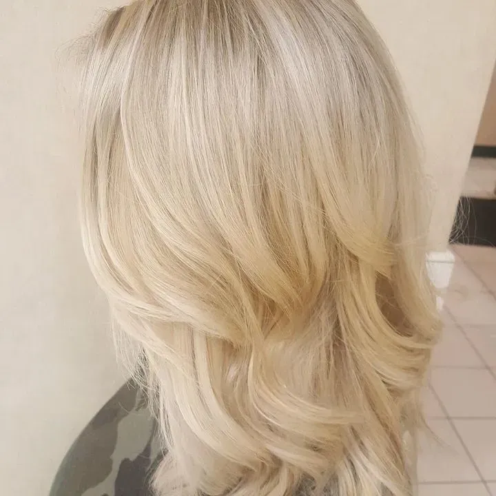https://cdn.salonspotlight.com/photos/ihUa2r6sDNpbm2XunC8o/69a2fa7a-8343-44c6-bf0c-feae979ce49b_720x720