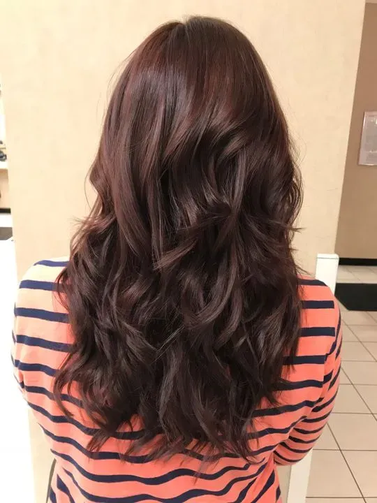 https://cdn.salonspotlight.com/photos/ihUa2r6sDNpbm2XunC8o/797d3f5d-8556-48ef-8ac5-196189dab2d7_720x720