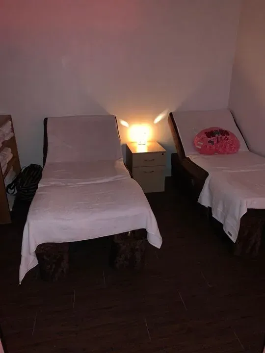 https://cdn.salonspotlight.com/photos/iivf2bSjXmHDn4CxQTkN/cccbd5f0-9699-443f-aea5-e6865fa0ae97_720x720
