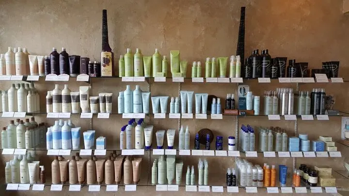 https://cdn.salonspotlight.com/photos/ilhX8Np8U2K8NGifwVRS/3972e5d0-23fa-4222-ad2e-156a7e645f00_720x720