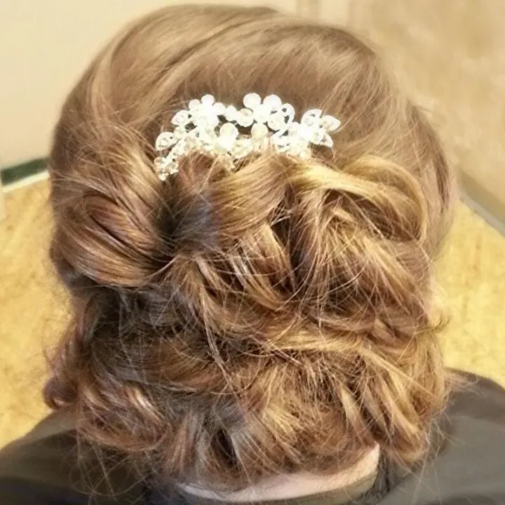 https://cdn.salonspotlight.com/photos/ilhX8Np8U2K8NGifwVRS/f217e315-560e-453a-ad83-a2c64fe5aca2_720x720
