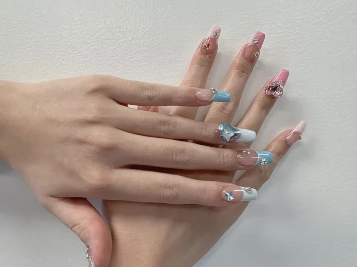https://cdn.salonspotlight.com/photos/imYKDNyK97hiGhNpRdll/3ff85b94-dfdd-46e3-a5fc-339a26a66641_720x720