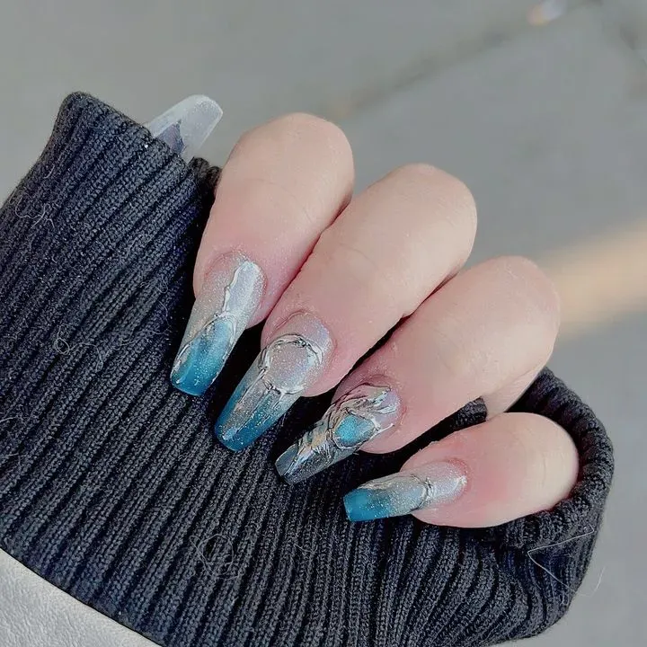 https://cdn.salonspotlight.com/photos/imYKDNyK97hiGhNpRdll/a9b57d93-8664-4aa1-899a-98d34189baa9_720x720
