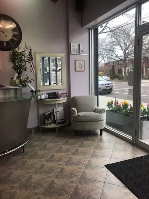 https://cdn.salonspotlight.com/photos/iq6sFMVd1IZiQnXOlWhQ/23d6cdea-08fa-4e4f-a718-98e7fefb78cc_720x720