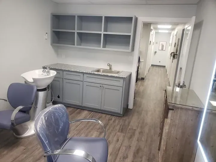 https://cdn.salonspotlight.com/photos/itje8rJKme0F7b3fmilc/13459930-cc70-4b7b-9bf9-a66e058742d8_720x720