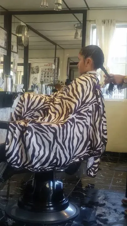 https://cdn.salonspotlight.com/photos/izuNv1MiBTPv4970YdUE/ae3ef6d7-99ee-4617-899a-2cffd7aeb546_720x720