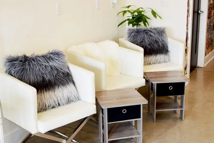 https://cdn.salonspotlight.com/photos/j17NSbPVdQ6FzDVgM9Y4/8e2d3fa0-05e9-424c-a6c3-cfb9e2a1ae31_720x720