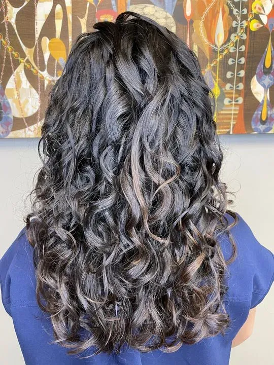 https://cdn.salonspotlight.com/photos/j2Y3cF7L76LabLNveg3X/684578ea-3ee3-4031-8b9f-10a253a38c8d_720x720