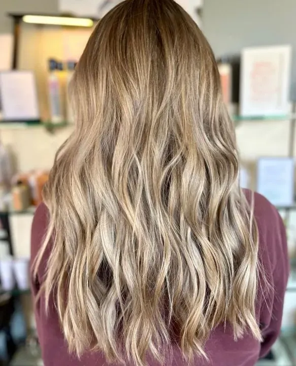 https://cdn.salonspotlight.com/photos/j2pjLgMtR7VJkTNys4a3/3e7d7fd9-023c-4d5a-b326-cc05e275d236_720x720