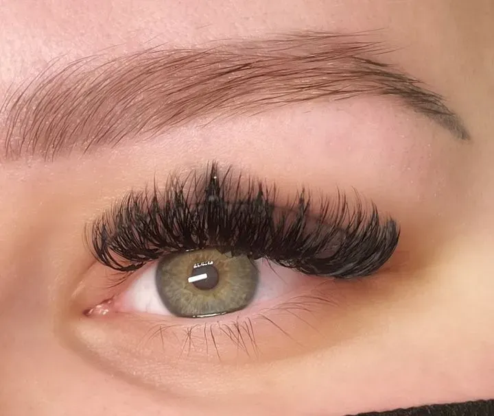 https://cdn.salonspotlight.com/photos/j53BsOJoy7l8j52OffSn/ac38aeef-79fa-4717-b832-7a76e1f62830_720x720