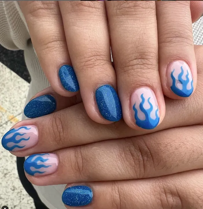 https://cdn.salonspotlight.com/photos/j55QEjUsYXY5LYC7UJm7/1ff79cc3-2906-4ec0-b6a2-a401ca36771c_720x720