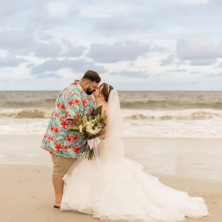 https://cdn.salonspotlight.com/photos/j55XBfZAH8XRh3siNJul/7d53a307-5f4b-4cf0-965b-8b9ddff4e245_720x720