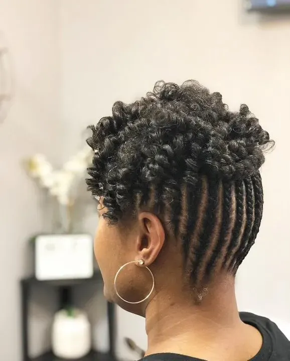 https://cdn.salonspotlight.com/photos/j5pO2f1Ns2kuCtNBZMXn/12644cd9-b3ba-4ff1-9d23-3568e2c055d4_720x720