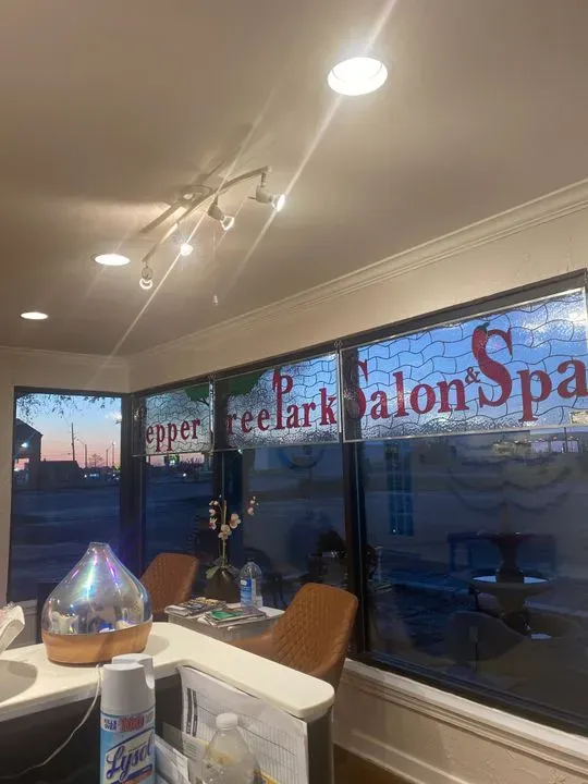 https://cdn.salonspotlight.com/photos/j5pvT0fc1apaAtsEI0SJ/c66adc9e-64d6-481b-8b73-f55b108d7474_720x720
