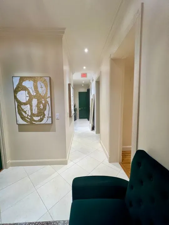 https://cdn.salonspotlight.com/photos/j7CBilXJYcJ6q65sjwpf/6de4d878-8804-40f6-a8e0-4199b4ab5c43_720x720