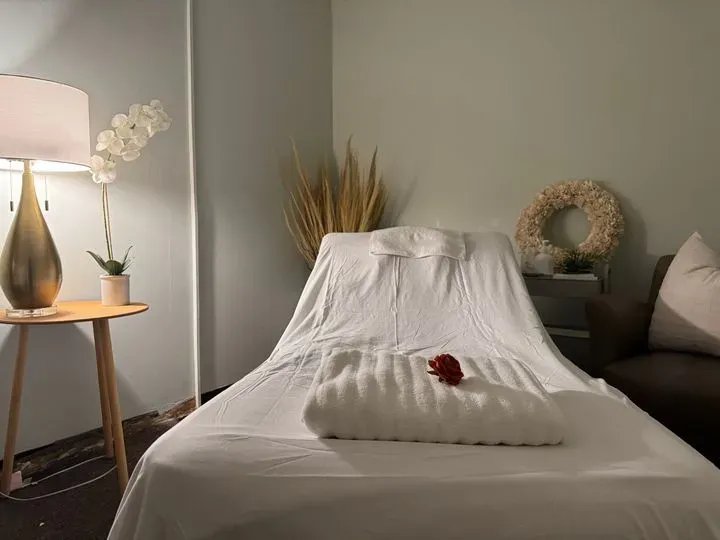 https://cdn.salonspotlight.com/photos/j7SkCWgD7XOH44GTh9M9/44948e3d-7799-43eb-9a6c-63c1ff3a97f3_720x720