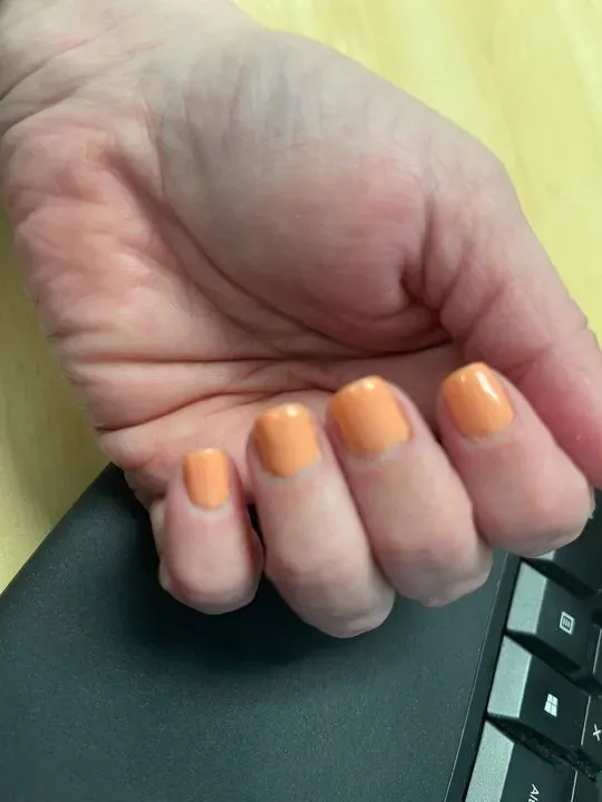 https://cdn.salonspotlight.com/photos/j7fWewfxXyCe5EewEUxB/b0e58c20-52b0-413c-b4e6-a4b23ca4dc6b_720x720