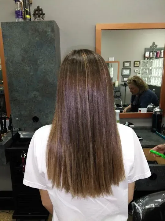 https://cdn.salonspotlight.com/photos/j7w7Dg6lOct8MZSz90vv/32a5c23c-2400-4708-af08-1f5c12037e95_720x720