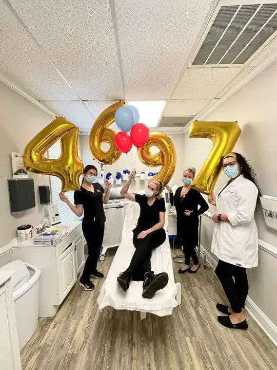 https://cdn.salonspotlight.com/photos/jAYOiPSPt1ADhXlAtm9u/83ff456a-840f-4852-a996-e0661f63b5d8_720x720