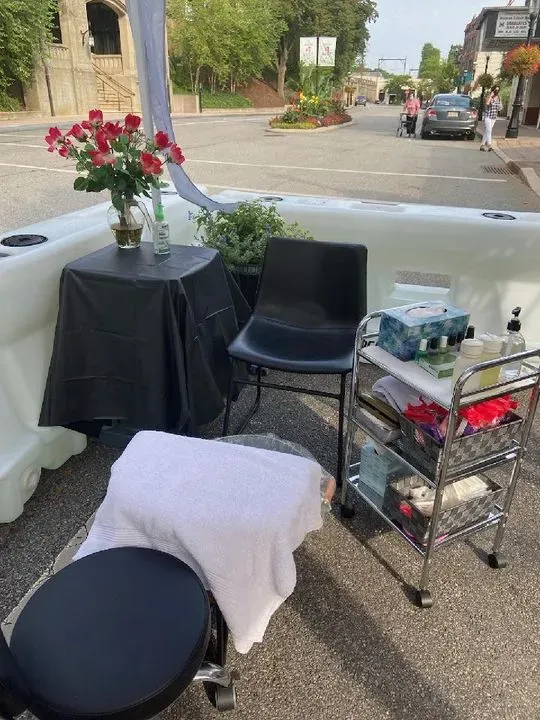 https://cdn.salonspotlight.com/photos/jC0bbh5f6vD4vrTW5Vrt/1366bc9e-9306-474f-86f8-7efbec6a9292_720x720