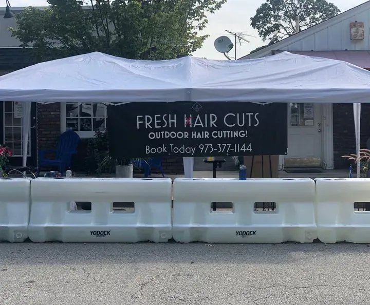 https://cdn.salonspotlight.com/photos/jC0bbh5f6vD4vrTW5Vrt/5bb323a7-ea1c-4915-84c5-31edc8710b6a_720x720