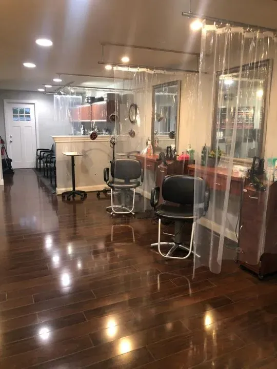 https://cdn.salonspotlight.com/photos/jC0bbh5f6vD4vrTW5Vrt/fd812e26-5014-49c7-921e-f60baccabeaa_720x720