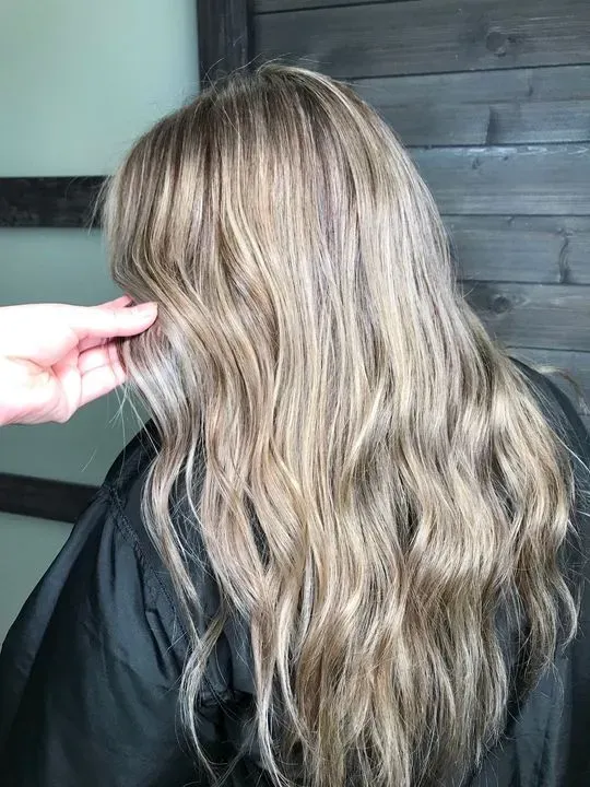 https://cdn.salonspotlight.com/photos/jCRCgQmPr28iEa9uVAgz/d162bdd5-71e4-4ebc-9351-d168b222d69f_720x720