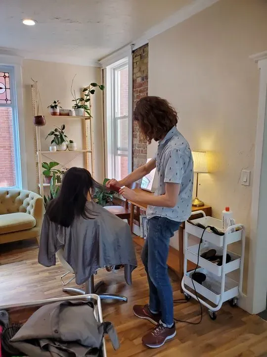 https://cdn.salonspotlight.com/photos/jG63dkysPrP89KUiSQjp/270428fa-0043-4214-b19e-08bc1d227dd2_720x720