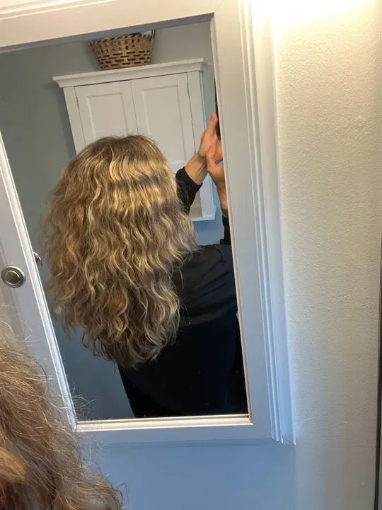 https://cdn.salonspotlight.com/photos/jG63dkysPrP89KUiSQjp/7f59d077-6e49-4c20-81a1-946068780707_720x720