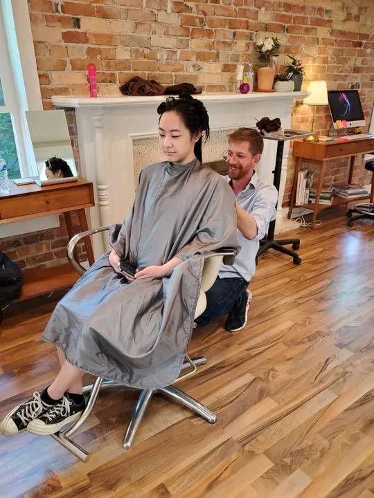 https://cdn.salonspotlight.com/photos/jG63dkysPrP89KUiSQjp/f594f352-dcfa-4f06-95e3-628c1863c33d_720x720
