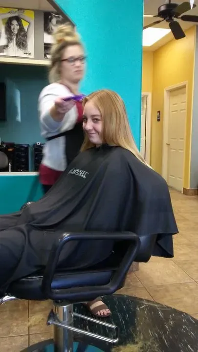 https://cdn.salonspotlight.com/photos/jGge826gQMMZC6M9bb8N/93c1641e-e59a-4f40-92bb-60dfffaba813_720x720