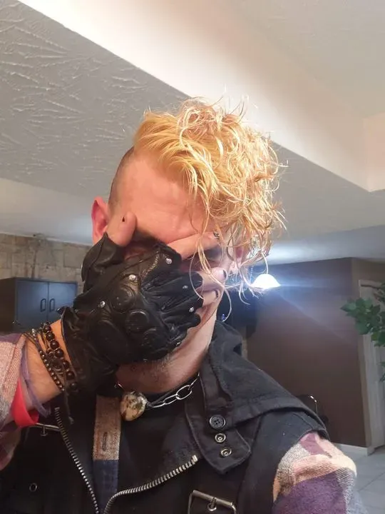 https://cdn.salonspotlight.com/photos/jJ13pTQFVk82V0MDrhI3/cbb8543c-eb49-436f-944b-1ed59aef2abc_720x720