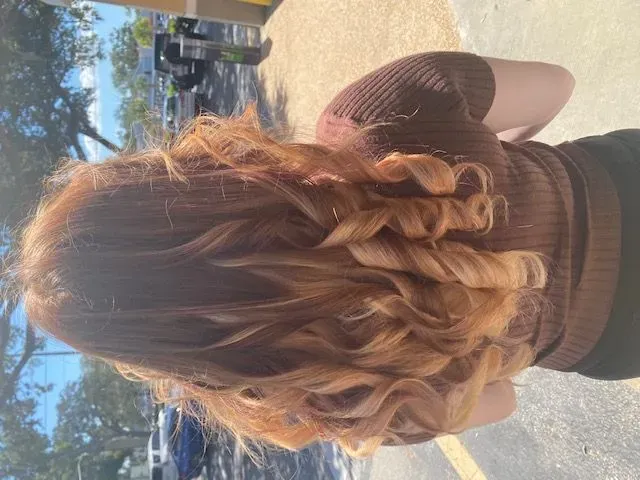 https://cdn.salonspotlight.com/photos/jJj4A1IycfUIkGNaq8dl/92381a50-c8bf-44a6-939f-98e96bc3370d_720x720