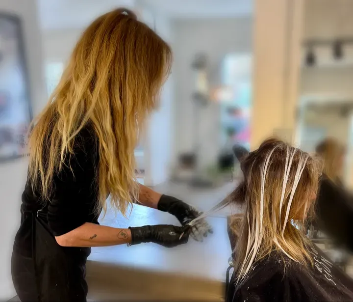 https://cdn.salonspotlight.com/photos/jJt6fKUp2E8Ia2Z5duij/d783870c-a07f-499f-b75c-c7a575cf2fe4_720x720