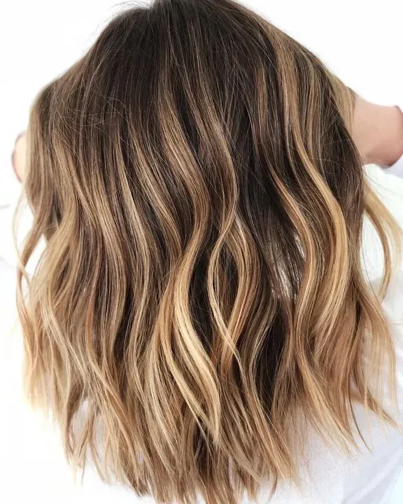 https://cdn.salonspotlight.com/photos/jJt6fKUp2E8Ia2Z5duij/ef6221f7-db05-488c-811c-4607204f85b9_720x720