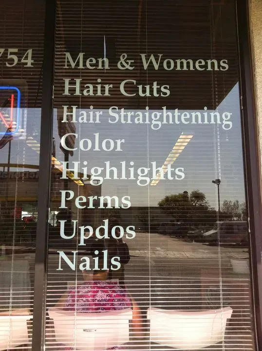 https://cdn.salonspotlight.com/photos/jMlYuvTIoLbj6iVlNp1t/54a3d6a5-1ae3-4ff2-ab82-2755e4da1106_720x720