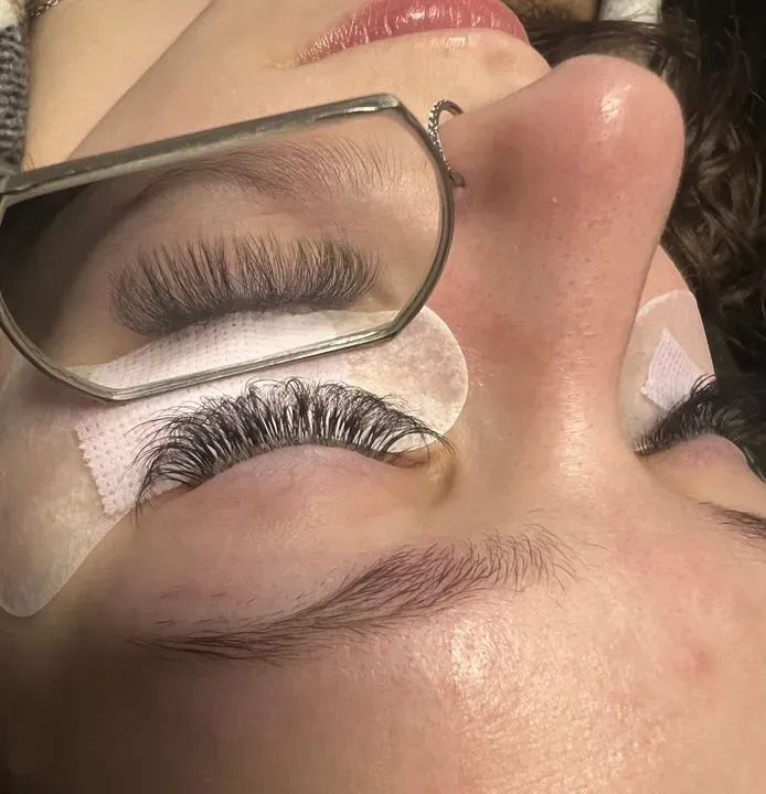 https://cdn.salonspotlight.com/photos/jMmw1p0P4nkFrbIVGj4I/3d490287-ad23-44e5-86af-ac47f7db493c_720x720