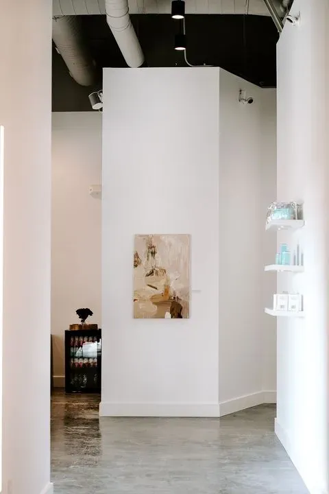https://cdn.salonspotlight.com/photos/jQ1MtOKXVsWrwMJ21SNx/5c8d9bac-8e6a-4625-b9b1-53e5d3e0edd5_720x720