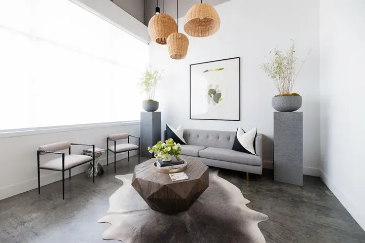 https://cdn.salonspotlight.com/photos/jQ1MtOKXVsWrwMJ21SNx/99c03fe2-241c-4d86-aac3-a8b514875c13_720x720
