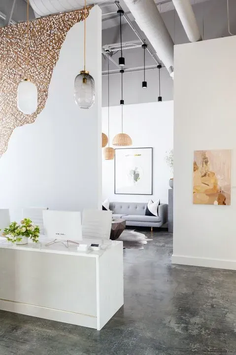 https://cdn.salonspotlight.com/photos/jQ1MtOKXVsWrwMJ21SNx/ec5e677a-ae79-4cda-9277-5135555005f1_720x720