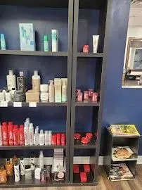 https://cdn.salonspotlight.com/photos/jQDfvdrWwEOjOvhPBhOt/c4037106-d2a0-4ee7-83ec-56ffb7d2b45b_720x720