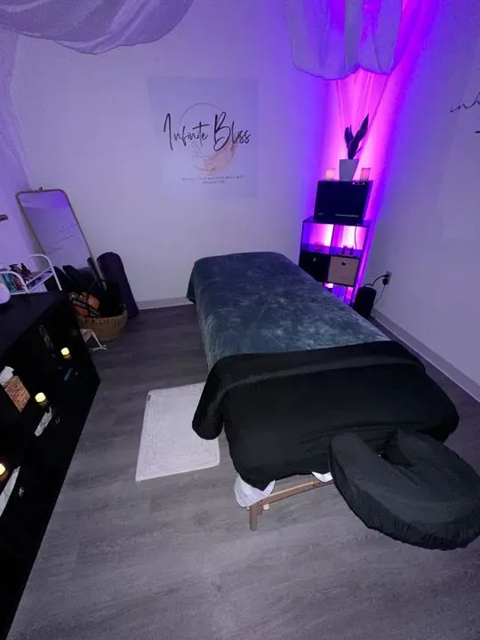 https://cdn.salonspotlight.com/photos/jQwx26RJTVnwWWhuVJlu/6eb168ea-b058-43a7-817c-5e565067158d_720x720