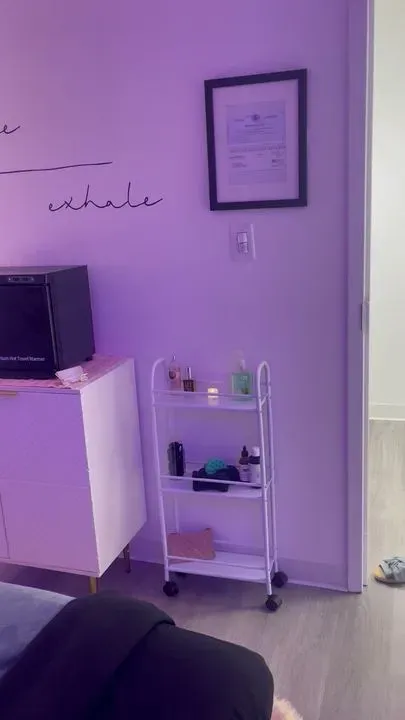https://cdn.salonspotlight.com/photos/jQwx26RJTVnwWWhuVJlu/bbff5506-7a9d-4228-8779-5059518129f9_720x720